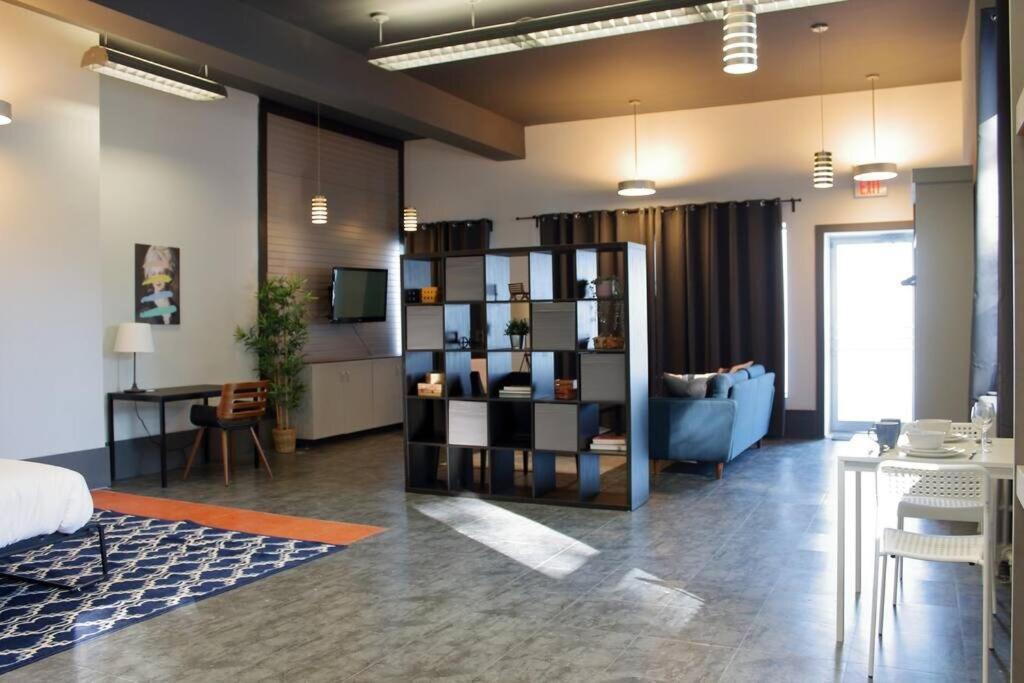 Suite #B, Industrial Styling, Ac ハリファックス エクステリア 写真
